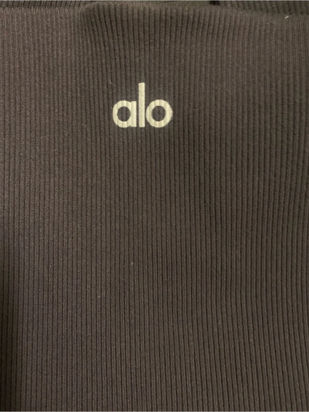 ALO Yoga Elevate Ribbed V-Neck Tank• SMALL•EUC•BLACK